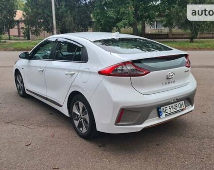 Белый Хендай Ioniq, объемом двигателя 0 л и пробегом 18 тыс. км за 19999 $, фото 17 на Automoto.ua