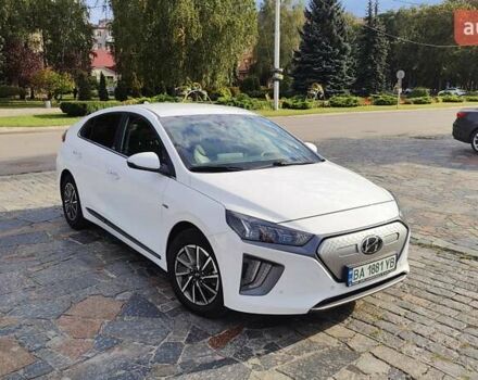 Белый Хендай Ioniq, объемом двигателя 0 л и пробегом 44 тыс. км за 16900 $, фото 11 на Automoto.ua