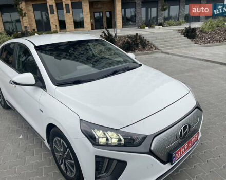 Белый Хендай Ioniq, объемом двигателя 0 л и пробегом 127 тыс. км за 14900 $, фото 1 на Automoto.ua