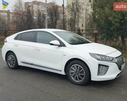 Белый Хендай Ioniq, объемом двигателя 0 л и пробегом 148 тыс. км за 15799 $, фото 12 на Automoto.ua