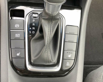 Белый Хендай Ioniq, объемом двигателя 0 л и пробегом 34 тыс. км за 23800 $, фото 13 на Automoto.ua