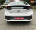Белый Хендай Ioniq, объемом двигателя 0 л и пробегом 66 тыс. км за 14900 $, фото 3 на Automoto.ua