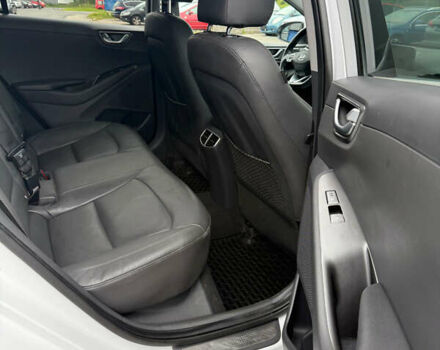 Белый Хендай Ioniq, объемом двигателя 0 л и пробегом 79 тыс. км за 15500 $, фото 23 на Automoto.ua