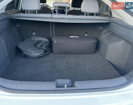 Білий Хендай Ioniq, об'ємом двигуна 0 л та пробігом 130 тис. км за 14799 $, фото 44 на Automoto.ua