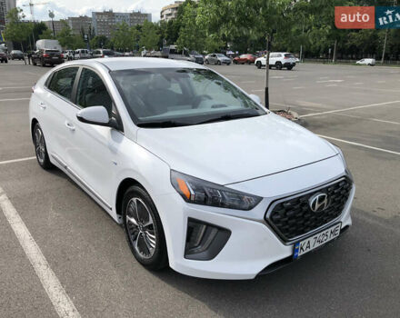 Белый Хендай Ioniq, объемом двигателя 0 л и пробегом 34 тыс. км за 23800 $, фото 31 на Automoto.ua