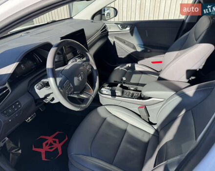 Белый Хендай Ioniq, объемом двигателя 0 л и пробегом 133 тыс. км за 15000 $, фото 14 на Automoto.ua