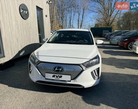 Белый Хендай Ioniq, объемом двигателя 0 л и пробегом 133 тыс. км за 15000 $, фото 1 на Automoto.ua