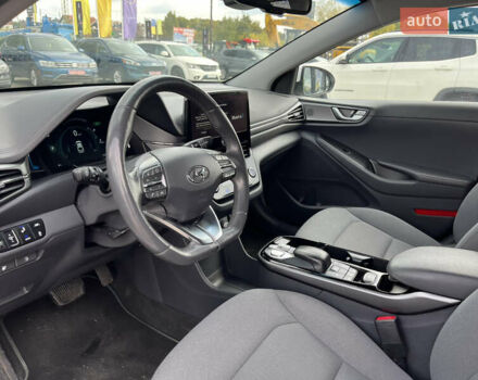 Белый Хендай Ioniq, объемом двигателя 0 л и пробегом 73 тыс. км за 15650 $, фото 7 на Automoto.ua