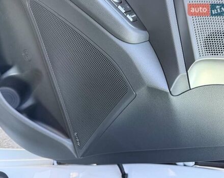 Белый Хендай Ioniq, объемом двигателя 0 л и пробегом 102 тыс. км за 15700 $, фото 7 на Automoto.ua