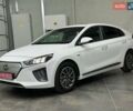 Белый Хендай Ioniq, объемом двигателя 0 л и пробегом 117 тыс. км за 16879 $, фото 3 на Automoto.ua