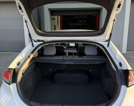 Белый Хендай Ioniq, объемом двигателя 0 л и пробегом 102 тыс. км за 15700 $, фото 5 на Automoto.ua