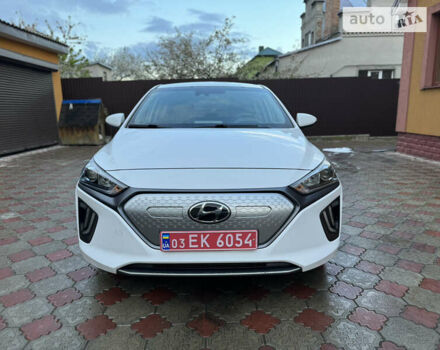 Белый Хендай Ioniq, объемом двигателя 0 л и пробегом 86 тыс. км за 16499 $, фото 2 на Automoto.ua