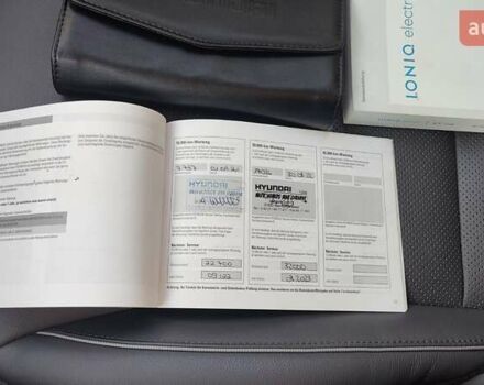Белый Хендай Ioniq, объемом двигателя 0 л и пробегом 44 тыс. км за 16900 $, фото 81 на Automoto.ua
