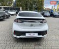 Белый Хендай Ioniq, объемом двигателя 0 л и пробегом 73 тыс. км за 15650 $, фото 3 на Automoto.ua
