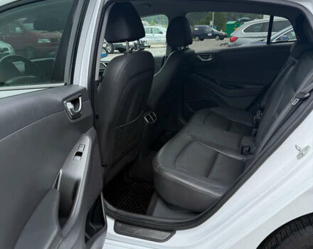 Белый Хендай Ioniq, объемом двигателя 0 л и пробегом 79 тыс. км за 15500 $, фото 15 на Automoto.ua