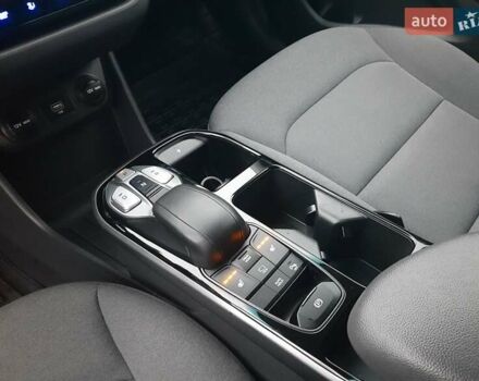Белый Хендай Ioniq, объемом двигателя 0 л и пробегом 148 тыс. км за 15799 $, фото 30 на Automoto.ua