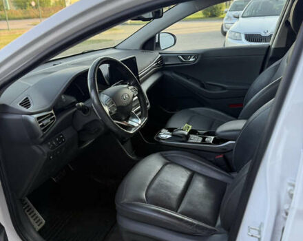 Белый Хендай Ioniq, объемом двигателя 0 л и пробегом 219 тыс. км за 13700 $, фото 11 на Automoto.ua