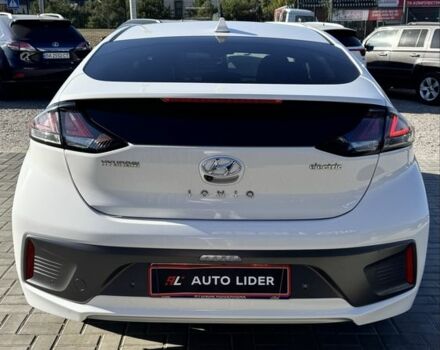 Белый Хендай Ioniq, объемом двигателя 0 л и пробегом 131 тыс. км за 16200 $, фото 4 на Automoto.ua