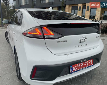 Белый Хендай Ioniq, объемом двигателя 0 л и пробегом 127 тыс. км за 14900 $, фото 15 на Automoto.ua
