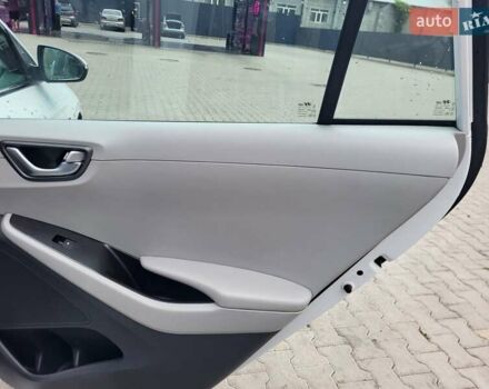 Белый Хендай Ioniq, объемом двигателя 0 л и пробегом 50 тыс. км за 15700 $, фото 12 на Automoto.ua