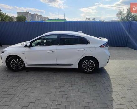 Белый Хендай Ioniq, объемом двигателя 0 л и пробегом 44 тыс. км за 16900 $, фото 25 на Automoto.ua