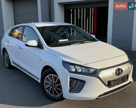 Белый Хендай Ioniq, объемом двигателя 0 л и пробегом 102 тыс. км за 15700 $, фото 1 на Automoto.ua