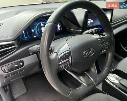 Белый Хендай Ioniq, объемом двигателя 0 л и пробегом 66 тыс. км за 14900 $, фото 8 на Automoto.ua