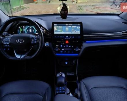 Белый Хендай Ioniq, объемом двигателя 0 л и пробегом 44 тыс. км за 16900 $, фото 85 на Automoto.ua