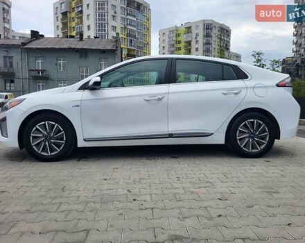 Белый Хендай Ioniq, объемом двигателя 0 л и пробегом 50 тыс. км за 15700 $, фото 13 на Automoto.ua