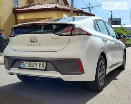 Білий Хендай Ioniq, об'ємом двигуна 0 л та пробігом 19 тис. км за 18800 $, фото 7 на Automoto.ua