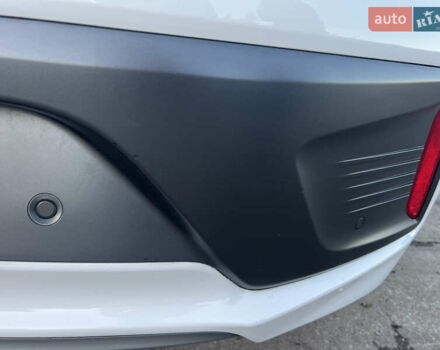 Білий Хендай Ioniq, об'ємом двигуна 0 л та пробігом 130 тис. км за 14799 $, фото 16 на Automoto.ua