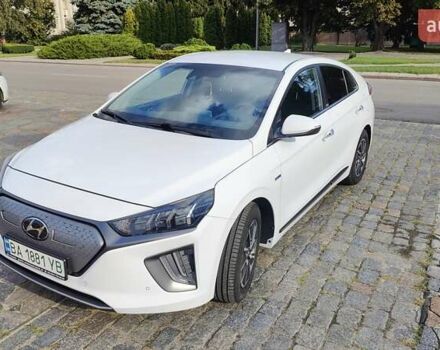 Белый Хендай Ioniq, объемом двигателя 0 л и пробегом 44 тыс. км за 16900 $, фото 14 на Automoto.ua