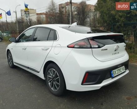 Белый Хендай Ioniq, объемом двигателя 0 л и пробегом 148 тыс. км за 15799 $, фото 6 на Automoto.ua