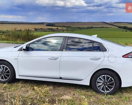 Белый Хендай Ioniq, объемом двигателя 0 л и пробегом 44 тыс. км за 16900 $, фото 21 на Automoto.ua