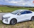 Белый Хендай Ioniq, объемом двигателя 0 л и пробегом 44 тыс. км за 16900 $, фото 3 на Automoto.ua