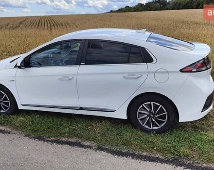 Белый Хендай Ioniq, объемом двигателя 0 л и пробегом 44 тыс. км за 16900 $, фото 17 на Automoto.ua