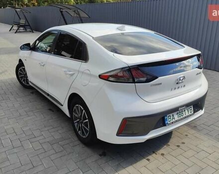 Белый Хендай Ioniq, объемом двигателя 0 л и пробегом 44 тыс. км за 16900 $, фото 35 на Automoto.ua