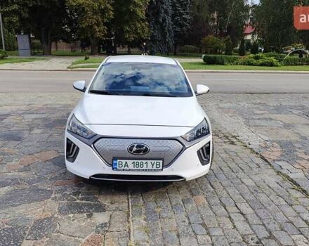 Белый Хендай Ioniq, объемом двигателя 0 л и пробегом 44 тыс. км за 16900 $, фото 39 на Automoto.ua