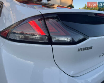 Білий Хендай Ioniq, об'ємом двигуна 0 л та пробігом 130 тис. км за 14799 $, фото 14 на Automoto.ua