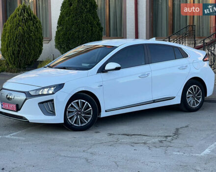 Білий Хендай Ioniq, об'ємом двигуна 0 л та пробігом 130 тис. км за 14799 $, фото 5 на Automoto.ua