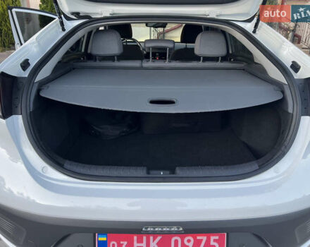 Білий Хендай Ioniq, об'ємом двигуна 0 л та пробігом 130 тис. км за 14799 $, фото 46 на Automoto.ua