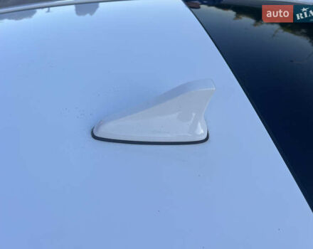 Білий Хендай Ioniq, об'ємом двигуна 0 л та пробігом 130 тис. км за 14799 $, фото 11 на Automoto.ua