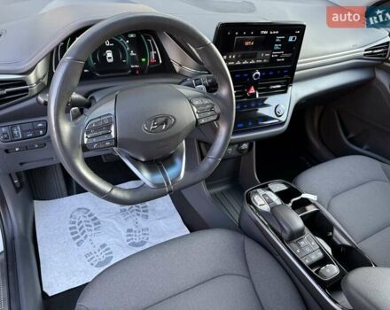 Белый Хендай Ioniq, объемом двигателя 0 л и пробегом 102 тыс. км за 15700 $, фото 8 на Automoto.ua