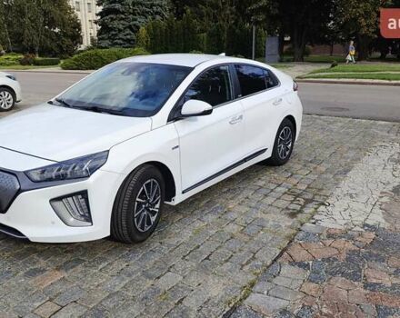 Белый Хендай Ioniq, объемом двигателя 0 л и пробегом 44 тыс. км за 16900 $, фото 9 на Automoto.ua