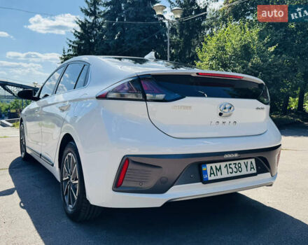 Белый Хендай Ioniq, объемом двигателя 0 л и пробегом 68 тыс. км за 16300 $, фото 5 на Automoto.ua