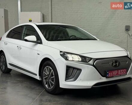 Белый Хендай Ioniq, объемом двигателя 0 л и пробегом 117 тыс. км за 16879 $, фото 1 на Automoto.ua