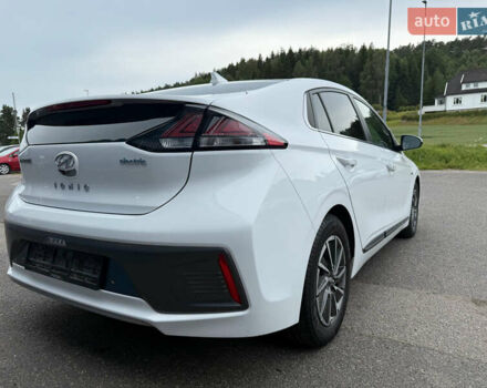 Белый Хендай Ioniq, объемом двигателя 0 л и пробегом 79 тыс. км за 15500 $, фото 28 на Automoto.ua