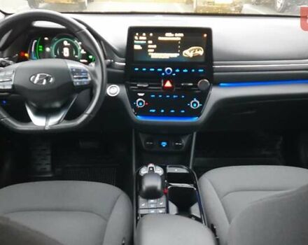 Белый Хендай Ioniq, объемом двигателя 0 л и пробегом 148 тыс. км за 15799 $, фото 56 на Automoto.ua