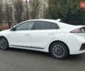 Белый Хендай Ioniq, объемом двигателя 0 л и пробегом 148 тыс. км за 15799 $, фото 4 на Automoto.ua