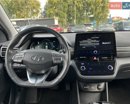Белый Хендай Ioniq, объемом двигателя 0 л и пробегом 73 тыс. км за 15650 $, фото 11 на Automoto.ua